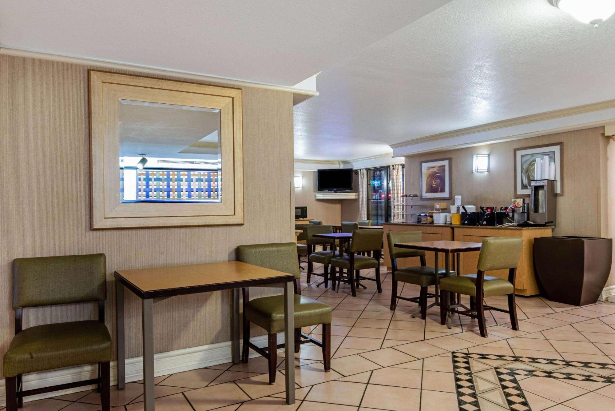 La Quinta Inn By Wyndham Amarillo Mid-City Eksteriør billede
